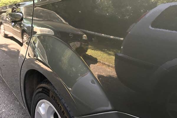 Ford Mondeo fényezése sok apró sérülés miatt