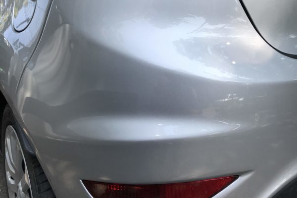 Ford Fiesta tolatási sérülése és javítása