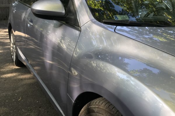 Mazda jobb oldalának javítása