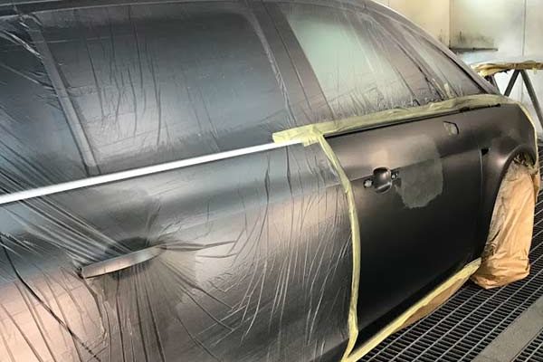 Opel Zafira festékleválásának javítása több elemen
