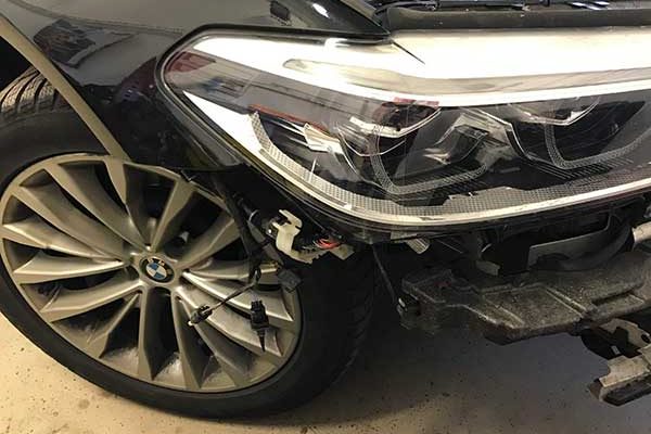 BMW 530d balesetes javítása