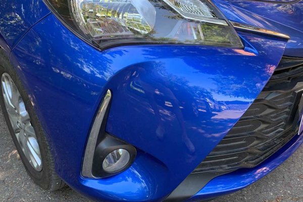 Toyota Auiris első lökhárító fényezése