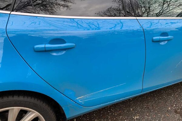 Volvo V40 javítása, fényezése