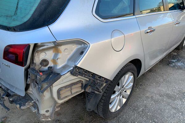 Opel Astra javítása, fényezése