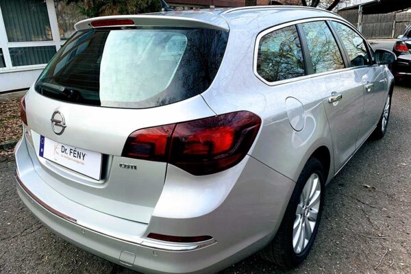 Opel Astra javítása, fényezése
