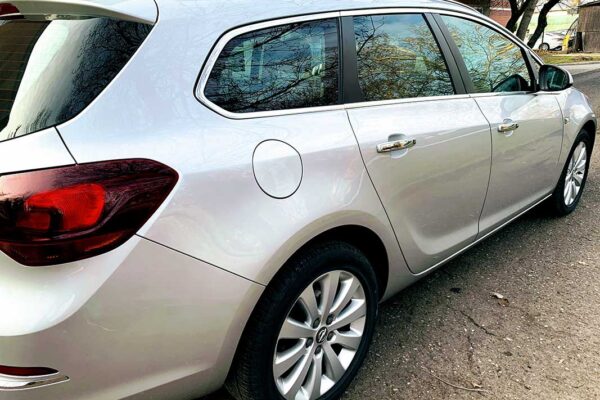 Opel Astra javítása, fényezése