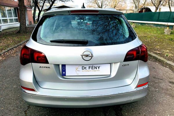 Opel Astra javítása, fényezése