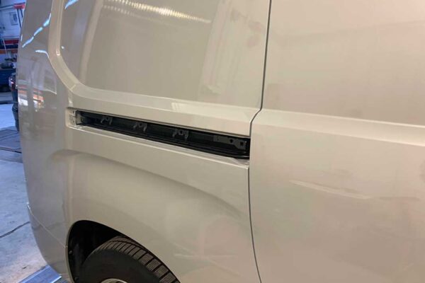 Opel Combo javítása, fényezése