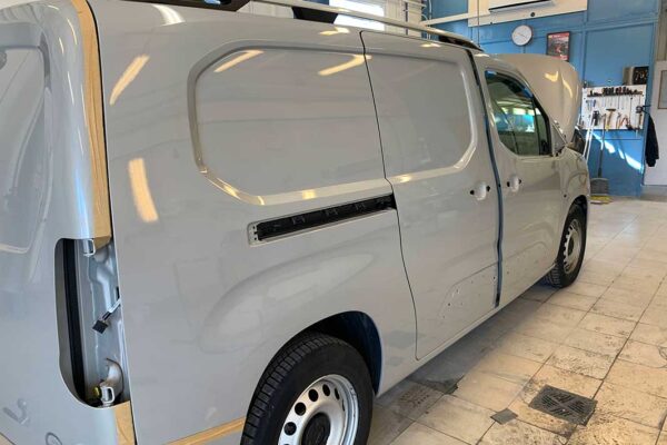 Opel Combo javítása, fényezése