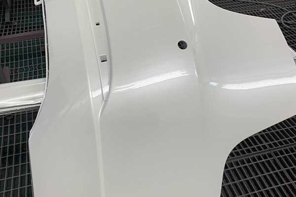 Tesla Model 3 javítása, fényezése