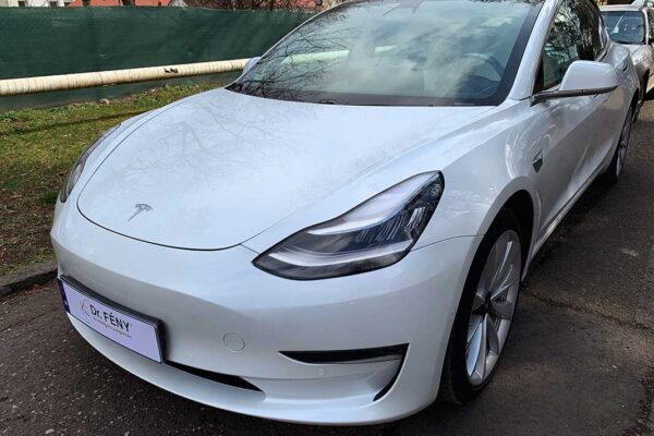Tesla Model 3 javítása, fényezése