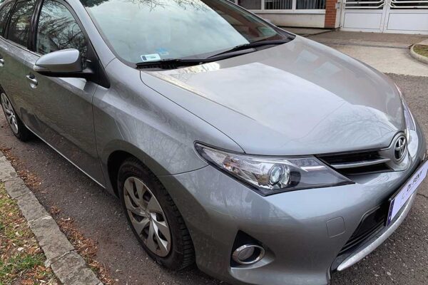 Toyota Auris javítása, fényezése