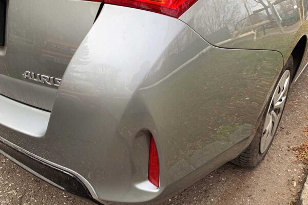 Toyota Auris javítása, fényezése