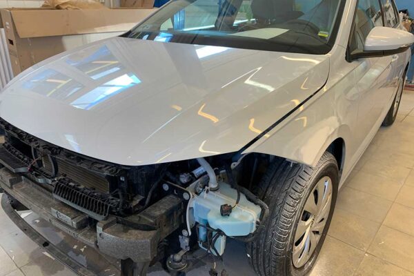 VW Polo javítása, fényezése