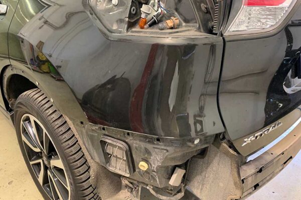 Nissan X-TRAIL javítása, fényezése