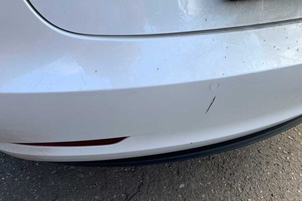 Tesla Model 3 javítása, fényezése