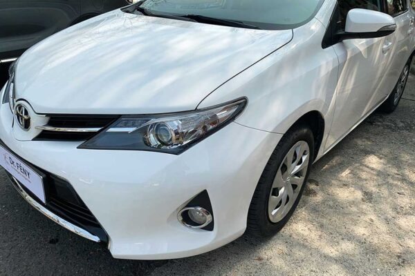 Toyota Auris javítása, fényezése