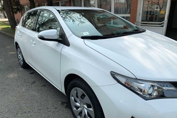 Toyota Auris javítása, fényezése