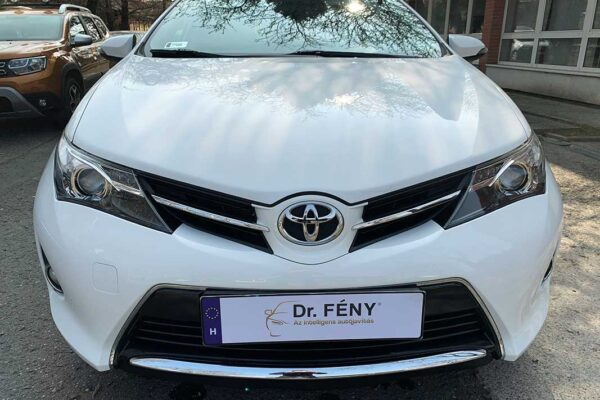 Toyota Auris javítása, fényezése