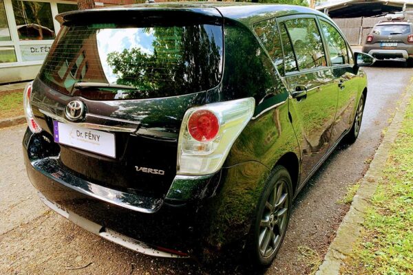 Toyota Verso javítása, fényezése