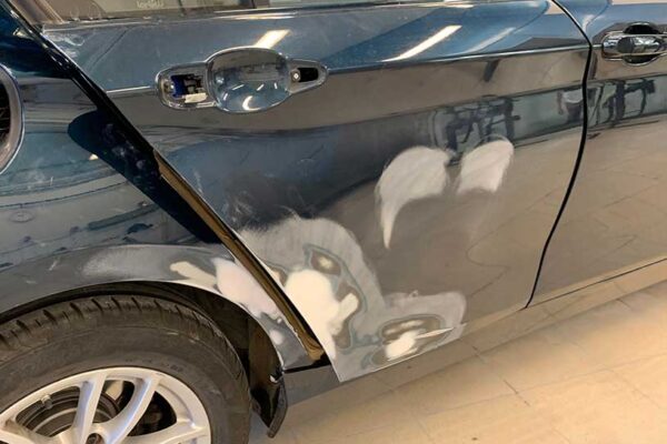 BMW 118d javítása, fényezése BMW 118d javítása, fényezése