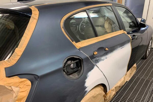 BMW 118d javítása, fényezése BMW 118d javítása, fényezése