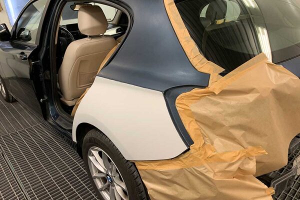 BMW 118d javítása, fényezése BMW 118d javítása, fényezése